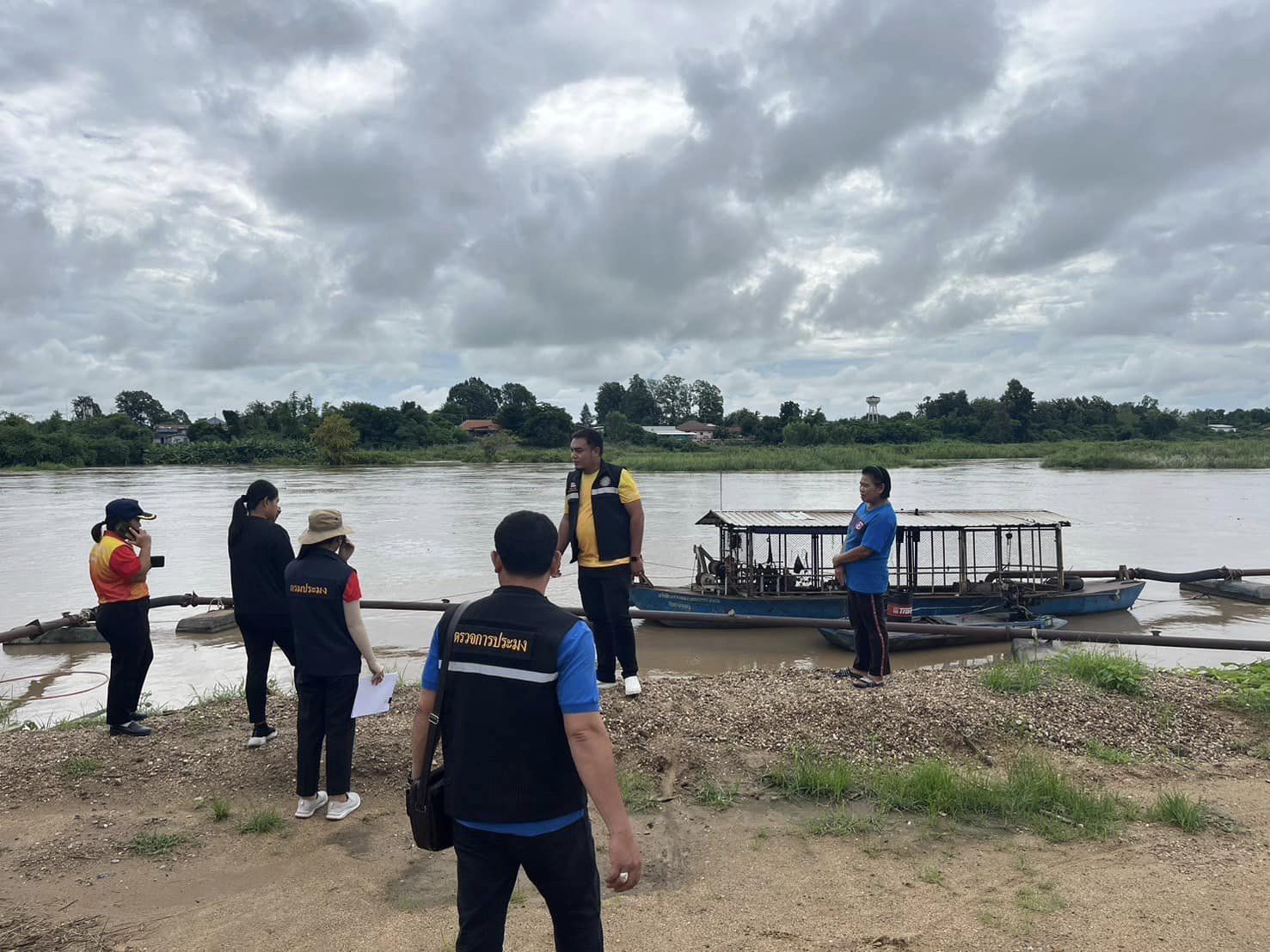 สำนักงานประมงจังหวัดนครสวรรค์ ลงพื้นที่ตรวจสอบสภาพพื้นที่กิจการท่าทราย จำนวน 9 กิจการ..คลิก