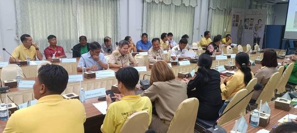 ประชุมหัวหน้าส่วนราชการประจำอำเภอ ปลัดอำเภอ ผู้บริหารองค์กรปกครองส่วนท้องถิ่น หัวหน้าหน่วยงานรัฐวิสาหกิจ ผู้บริหารสถานศึกษา และกำนัน..คลิก
