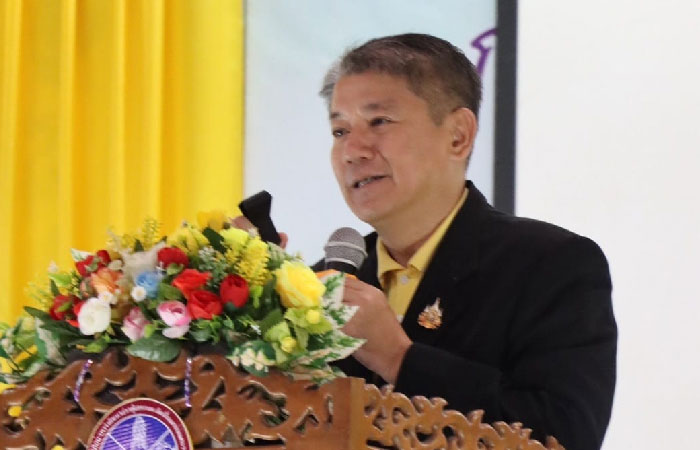 ประชุมสัมมนาของกลุ่มแปลงใหญ่ผู้เลี้ยงกุ้งขาวนายายอาม ณ ศูนย์ศึกษาการพัฒนาอ่าวคุ้งกระเบนฯ..คลิก
