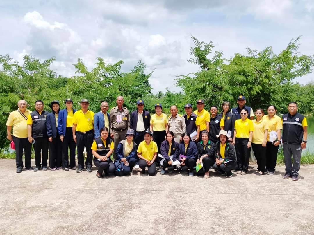 ประมงจังหวัดพัทลุง พร้อมด้วย  หัวหน้ากลุ่มพัฒนาและส่งเสริมอาชีพ การประมง ประมงอำเภอบางแก้ว นักวิชาการประมงปฏิบัติการ ลงพื้นที่ประชุมเพื่อรับทราบปัญหาผลการดำเนินงานและร่วมกำหนดแนวทางการดำเนินงานให้เป็นไปอย่างมีประสิทธิภาพ ณ โครงการฟาร์มตัวอย่างตามพระราชดำริ  หมู่ที่ 8 ตำบลนาปะขอ อำเภอบางแก้ว จังหวัดพัทลุง..คลิก