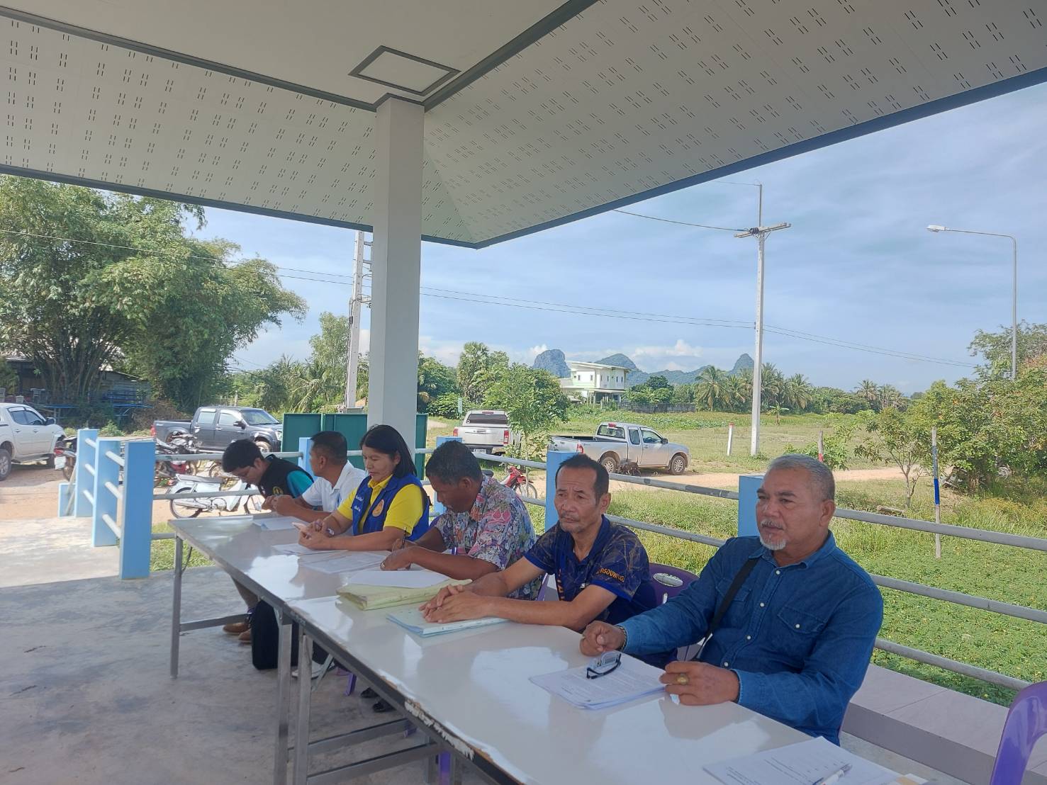 เจ้าพนักงานประมงปฎิบัติงาน กลุ่มบริหารจัดการด้านการประมง  และประมงอำเภอเมืองพัทลุง เข้าร่วมประชุมชี้แจง ปรึกษาหารือ  กรณีลักลอบจับสัตว์น้ำ ในแหล่งน้ำสาธารณะ และเป็นเขตห้ามจับสัตว์น้ำ เพื่ออนุรักษ์พันธุ์ปลา บริเวณพื้นที่บ้านควนถบ หมู่ที่ 4 ตำบลพญาขัน  และคาบเกี่ยวหมู่ที่ 2 ตำบลลำปำ อำเภอเมืองพัทลุง จังหวัดพัทลุง