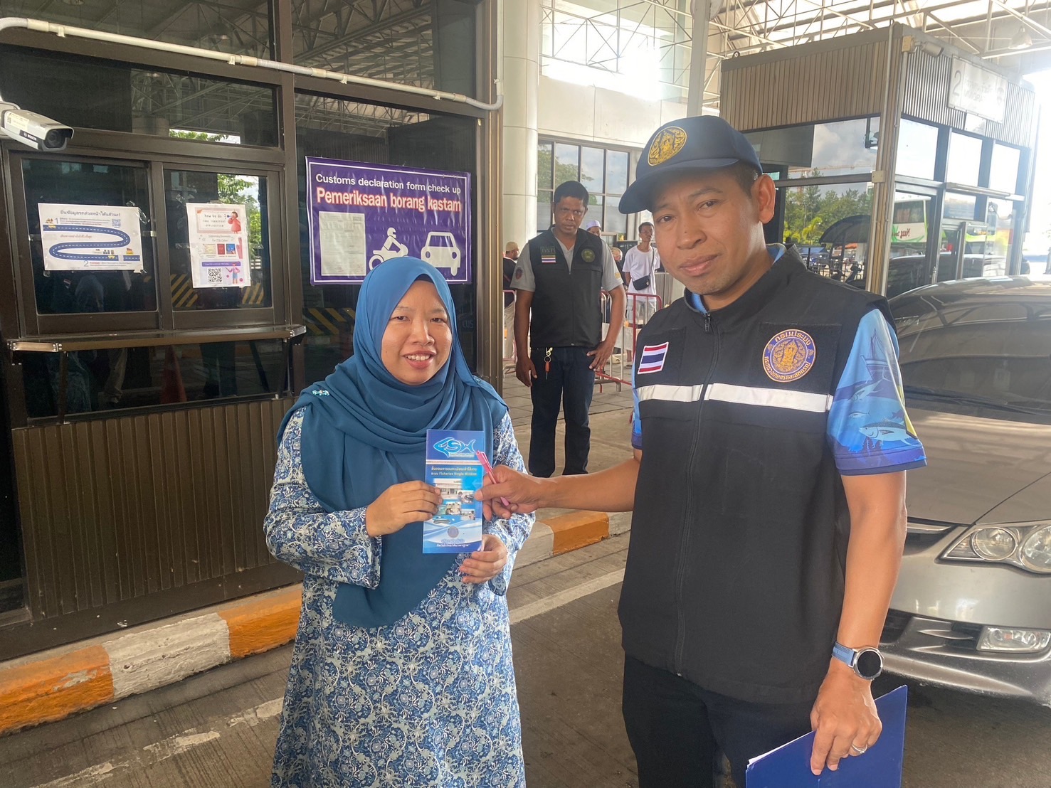 ด่านตรวจประมงนราธิวาส ร่วมบูรณาการฯ ตรวจป้องกันการลักลอบนำเข้าสัตว์น้ำ  ซากสัตว์น้ำ และผลิตภัณฑ์สัตว์น้ำ..คลิก