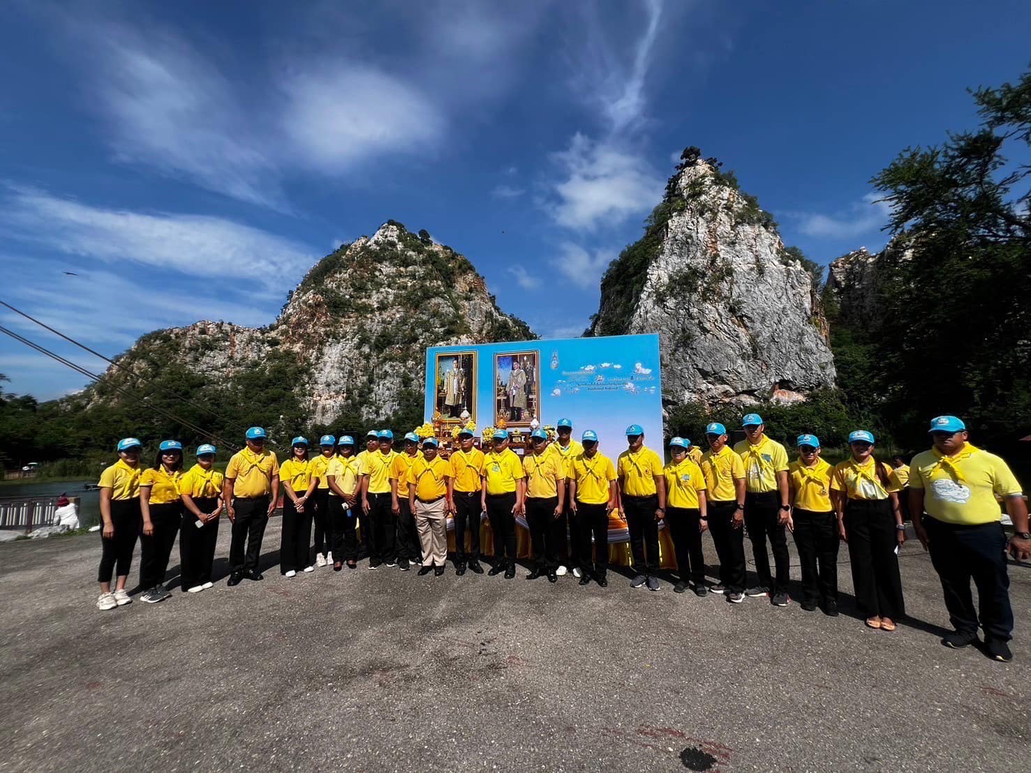 ร่วมกิจกรรมจิตอาสาพัฒนาเนื่องในวันคล้ายวันสวรรคต พระบาทสมเด็จพระบรมชนกาธิเบศร มหาภูมิพลอดุลยเดชมหาราช บรมนาถบพิตร อำเภอเมืองราชบุรี..คลิก