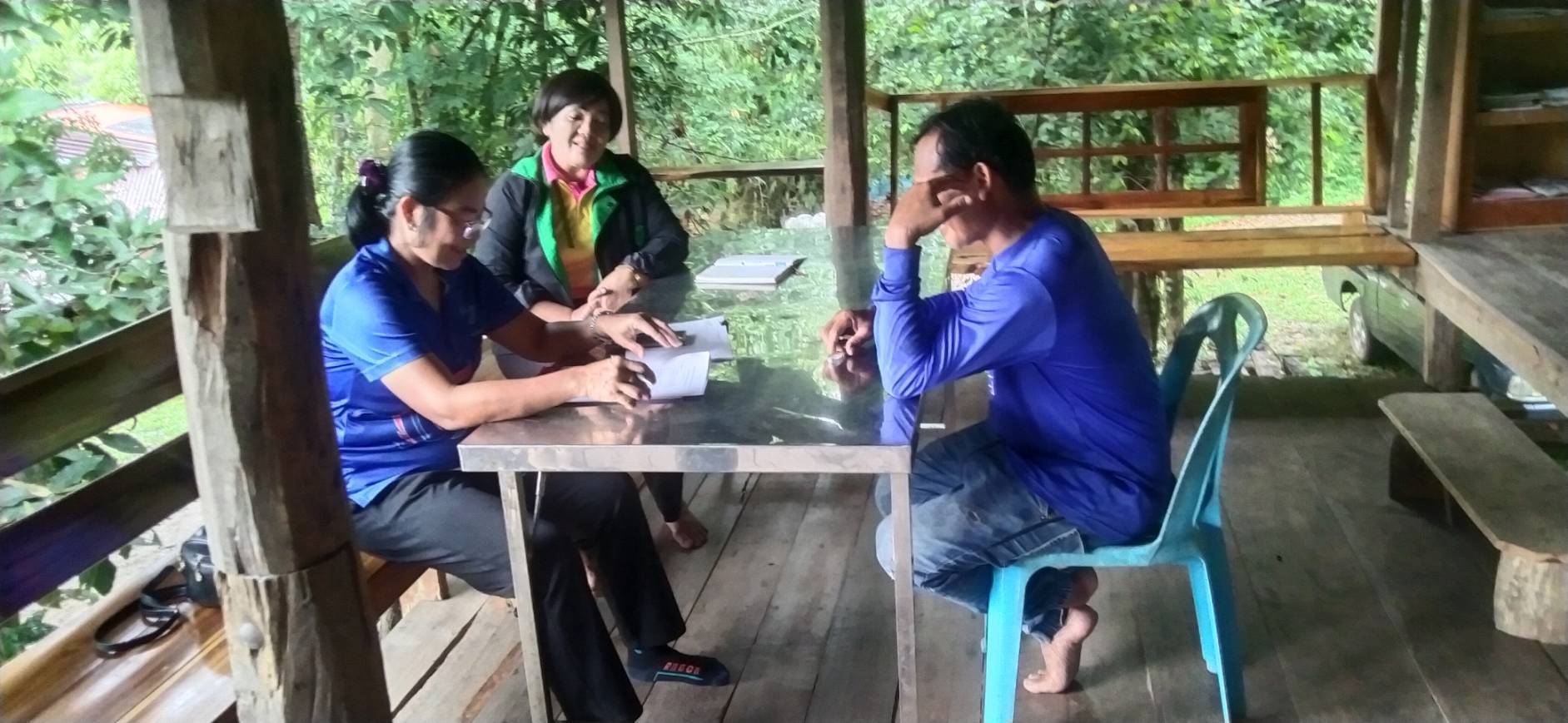 ประมงอำเภอวารินชำราบ ตรวจเยี่ยมเกษตรกรในพื้นที่อำเภอวารินชำราบ..คลิก