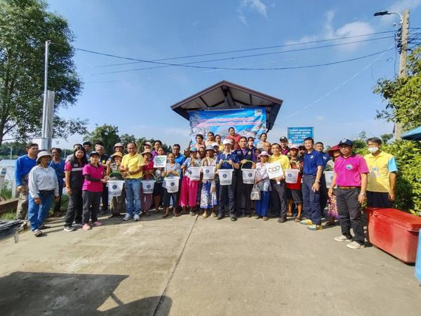 สำนักงานประมงพื้นที่กรุงเทพมหานคร ร่วมกิจกรรมปล่อยปลาผู้ล่า เพื่อกำจัดลูกปลาหมอคางดำในแหล่งน้ำธรรมชาติ