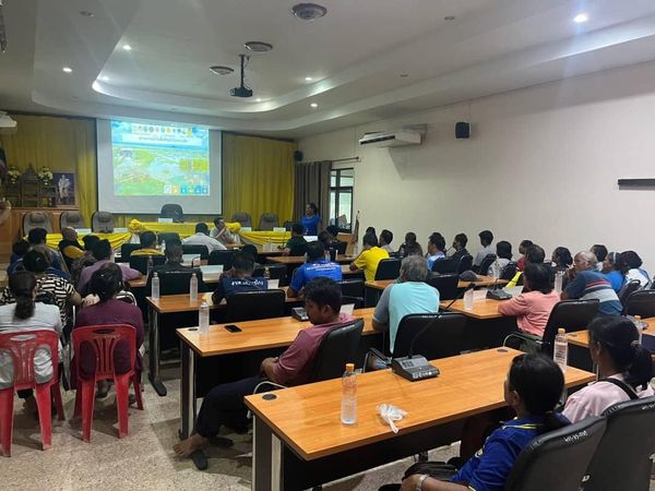 ประชุมเกษตรกรผู้เพาะเลี้ยงสัตว์น้ำที่เดือดร้อนจากการหน่วงน้ำในบึงบอระเพ็ด..คลิก