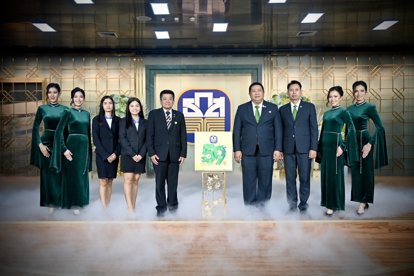 อธิบดีกรมประมงร่วมแสดงความยินดีเนื่องในโอกาสครบรอบวันสถาปนาธนาคารเพื่อการเกษตรและสหกรณ์การเกษตร ก้าวสู่ปีที่ 59..คลิก