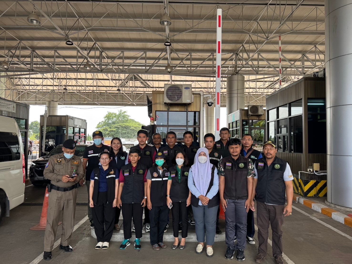ด่านตรวจประมงนราธิวาส ร่วมบูรณาการฯ ตรวจป้องกันการลักลอบนำเข้าสัตว์น้ำ  ซากสัตว์น้ำ และผลิตภัณฑ์สัตว์น้ำ..คลิก