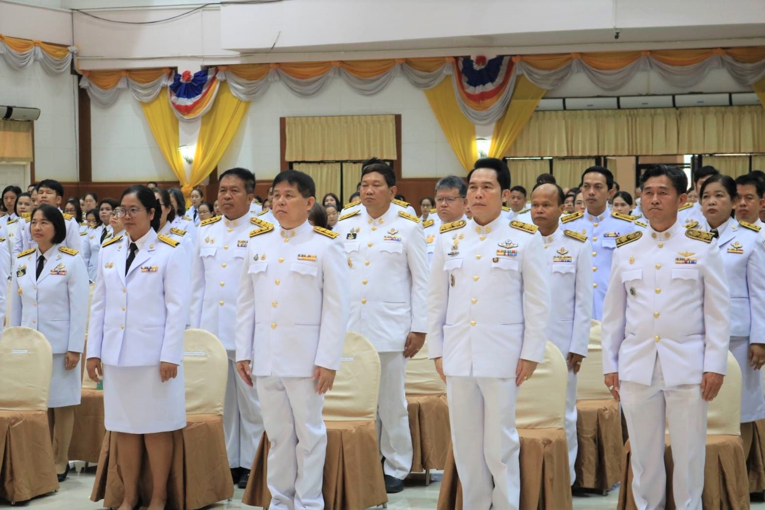 ร่วมพิธีถวายราชสักการะวางพานพุ่มดอกไม้สด เนื่องในวันพระบิดาแห่งฝนหลวง