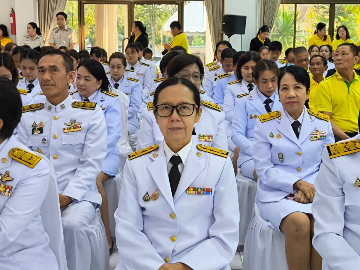 ในวันพฤหัสบดีที่ 14 พฤศจิกายน 2567 ศูนย์วิจัยและพัฒนาการเพาะเลี้ยงสัตว์น้ำจืดอุทัยธานี มอบหมายให้นางรุ่งรัตน์ ชัยแก้ว เข้าร่วมพิธีวางพานพุ่มดอกไม้สดเนื่องในวันพระบิดีแห่งฝนหลวง ประจำปี 2567 เวลา 08.00 น. ณ อาคารสำนักงานเหล่ากาชาดจังหวัดอุทัยธานี..คลิก