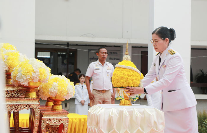 พิธีวางพานพุ่มดอกไม้สดถวายราชสักการะเนื่องในวันบิดาแห่งฝนหลวง ประจำปี 2567..คลิก