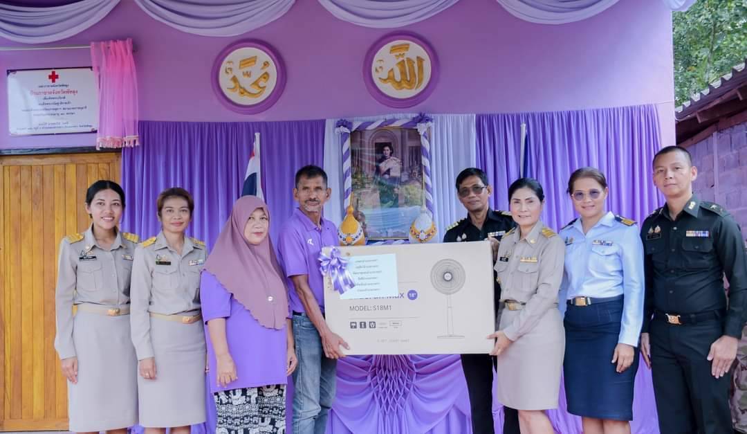 ประมงอำเภอป่าบอน รับผิดชอบอำเภอกงหรา ร่วมเป็นเกียรติ  ในพิธีส่งมอบ 
