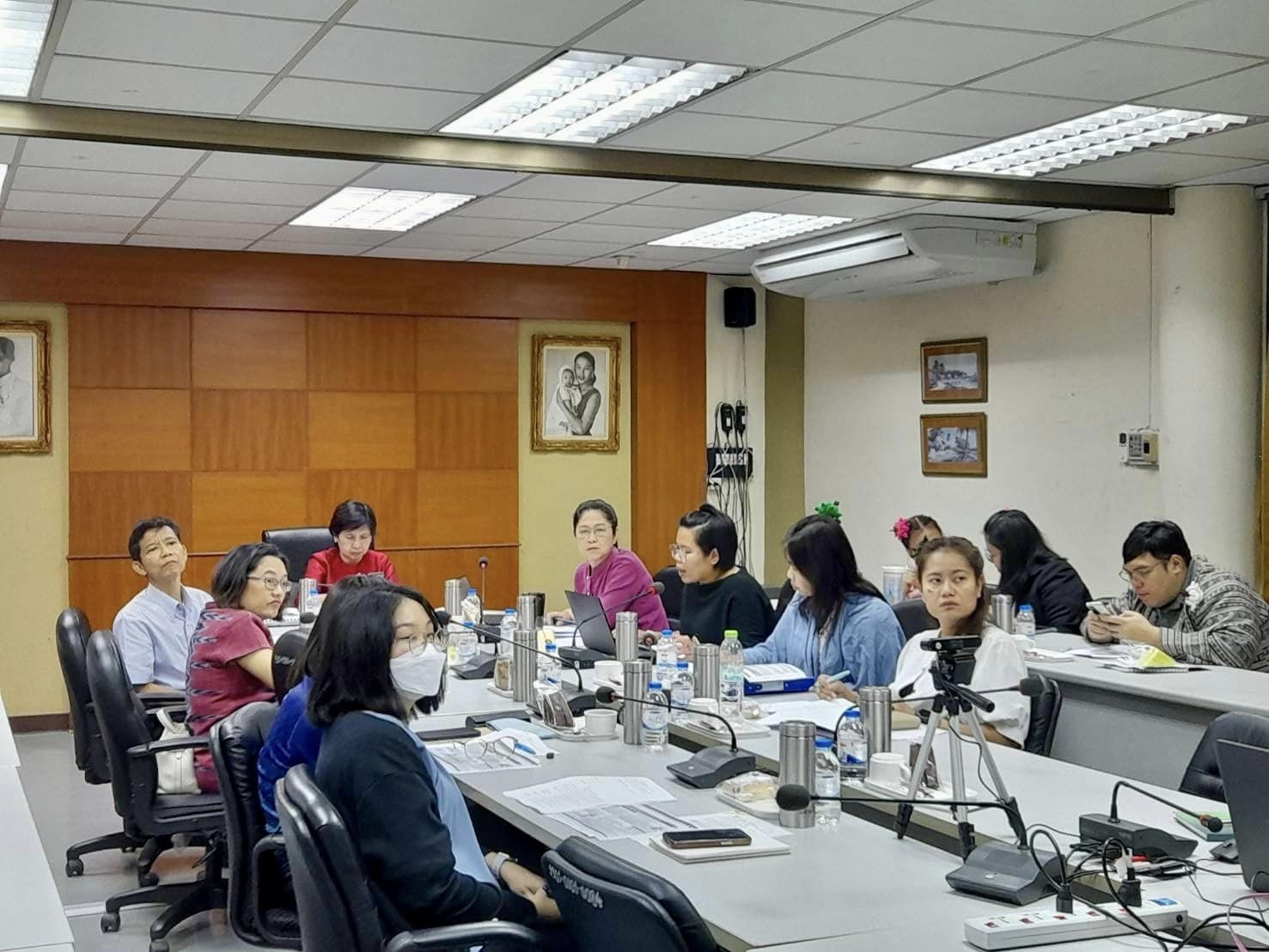ประชุมหารือแนวทางการดำเนินการผลักดันการแก้ไขปัญหากุ้งทะเลเป็นวาระแห่งชาติ ตามแนวนโยบายของรัฐมนตรีช่วยว่าการกระทรวงเกษตรและสหกรณ์ (นายอัครา พรหมเผ่า)