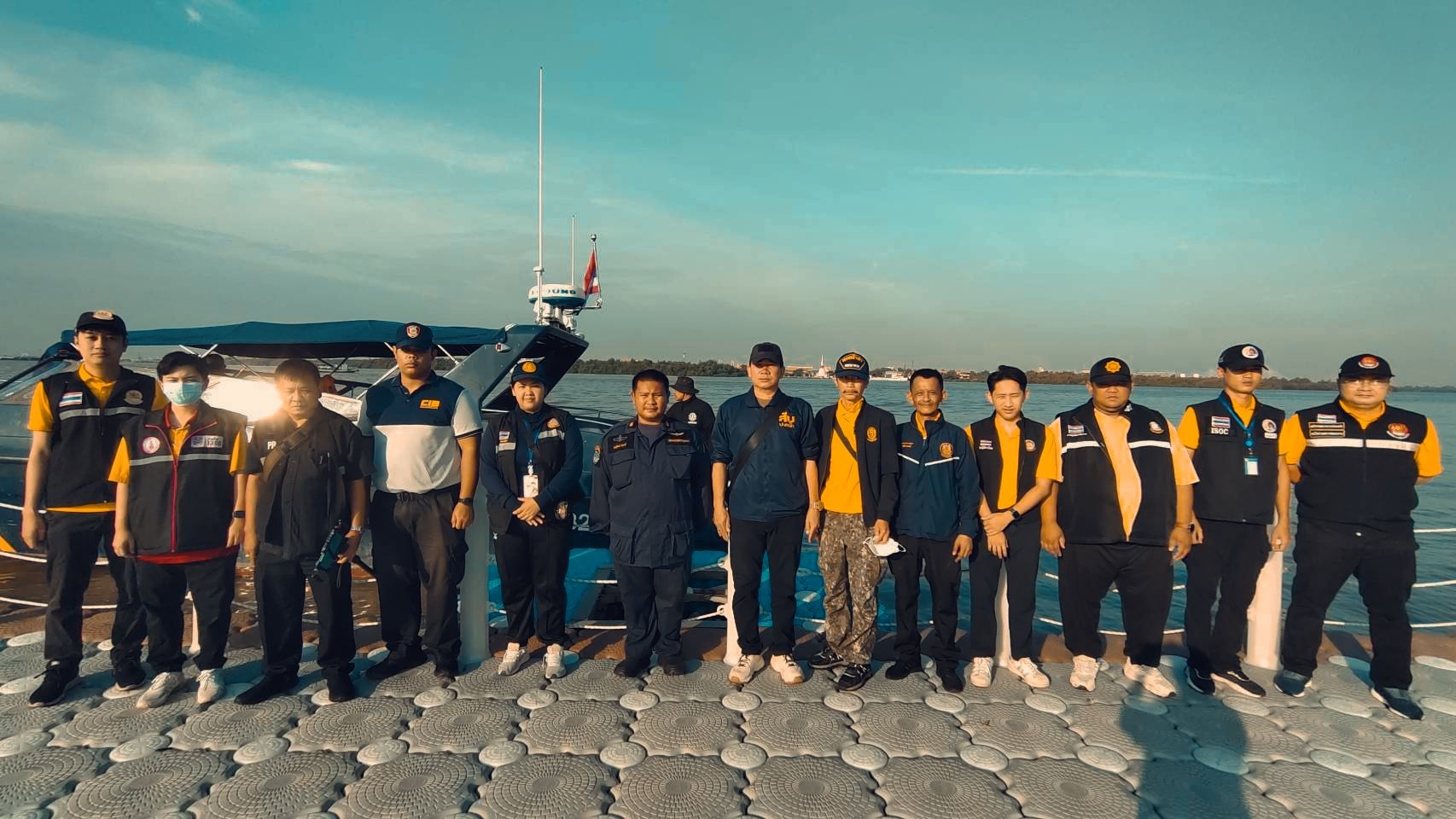 ออกปฏิบัติงานกิจกรรมจัดการแก้ไขปัญหาแรงงานต่างด้าวและการค้ามนุษย์ (บูรณาการตรวจร่วมเรือประมง)..คลิก