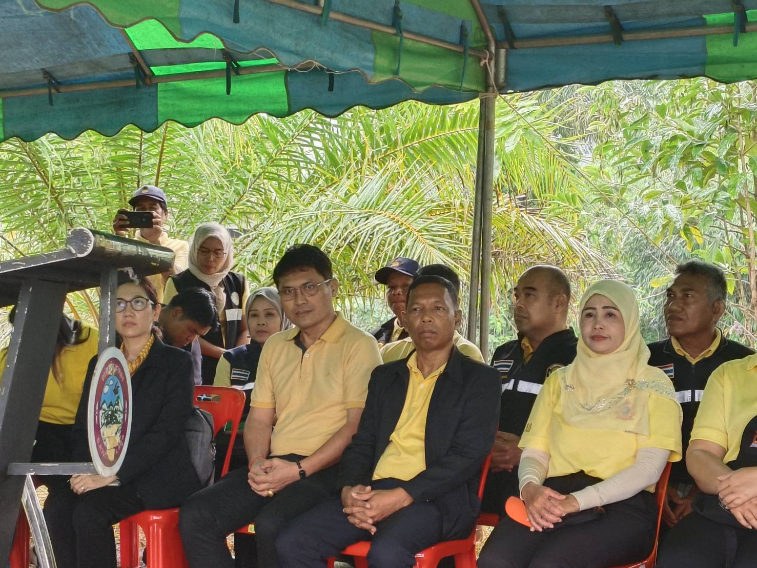 วันอังคารที่ 26 พฤศจิกายน 2567  : นายธีระชัย ทิพย์ดวง ผู้อำนวยการศูนย์บริหารจัดการด่านตรวจประมงเขต 9 (สตูล) ได้เข้าร่วมกิจกรรมพิธีเปิดป้ายเขตพื้นที่รักษาพันธุ์สัตว์น้ำ ลำห้วยทรายขาว และปล่อยพันธุ์สัตว์น้ำ  โดยมีนายสุชาติ แสงจันทร์ ผู้ตรวจราชการกรม เขต 6 เป็นประธานในพิธี จัดขึ้น ณ บริเวณท่อระบายน้ำห้วยทรายขาว หมู่ที่ 6 ตำบลควนกาหลง อำเภอควนกาหลง จังหวัดสตูล..คลิก
