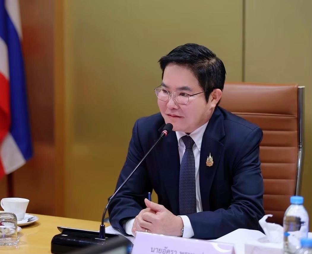 “รมช.อัครา” เร่งขับเคลื่อนพัฒนาประมงพื้นบ้าน เปิดเวทีให้รวมตัว พร้อมตั้งโต๊ะเสวนา วางแนวทางสร้างความเข้มแข็งการประมงพื้นบ้านอย่างยั่งยืน..คลิก