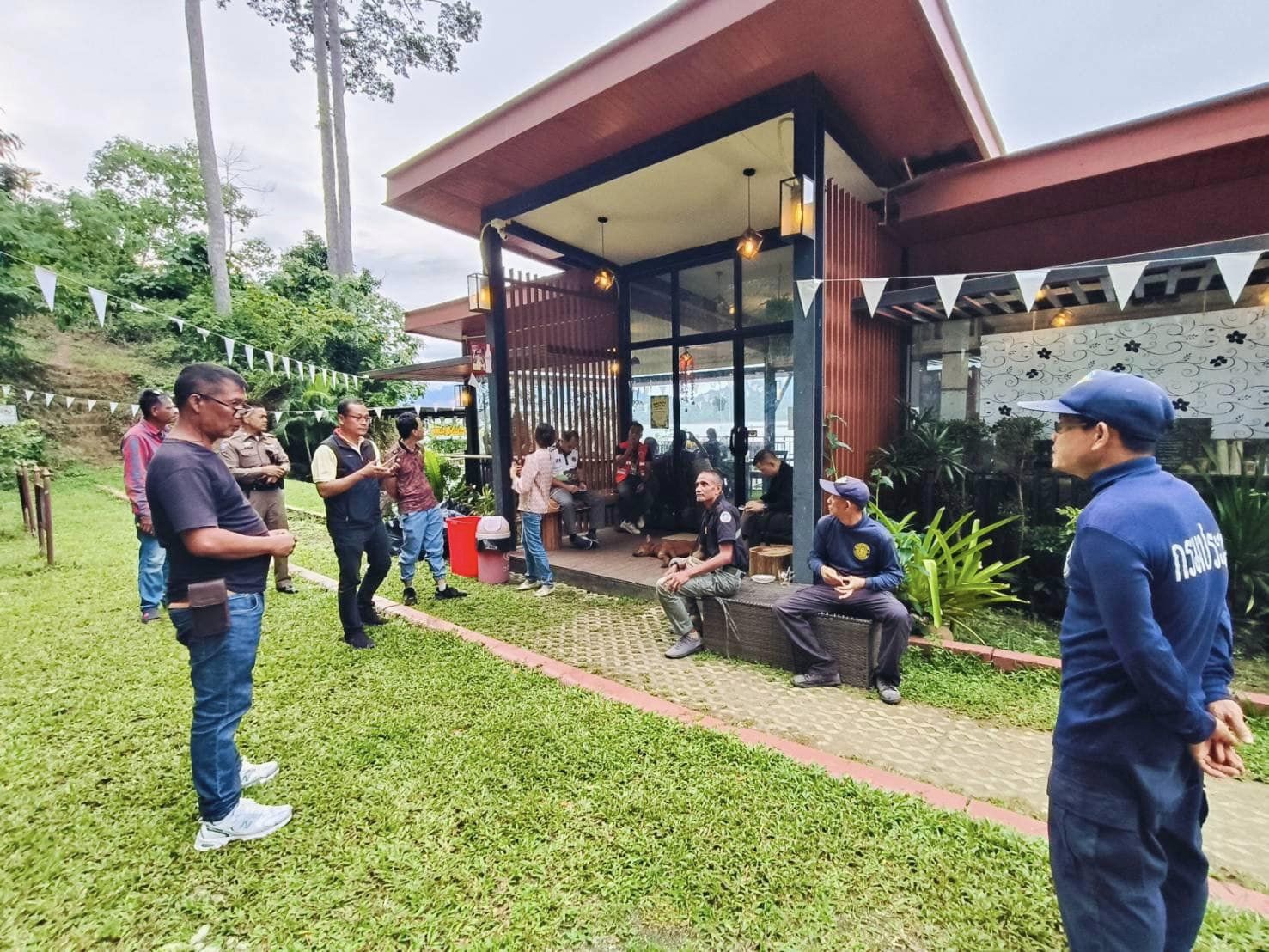 ศูนย์ป้องกันและปราบปรามประมงน้ำจืดสุราษฎร์ธานี ร่วมภารกิจค้นหาและช่วยเหลือนักท่องเที่ยวชาวฝรั่งเศส..คลิก