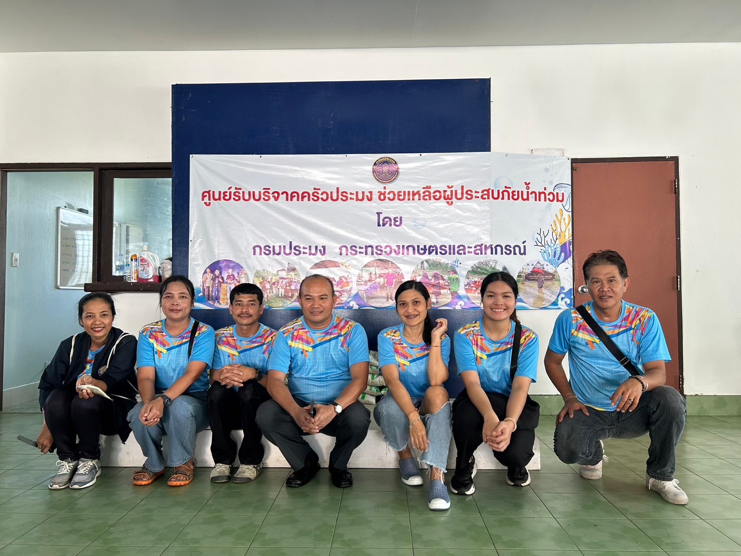 ครัวประมงสงขลาช่วยเหลือผู้ประสพภัยน้ำท่วม