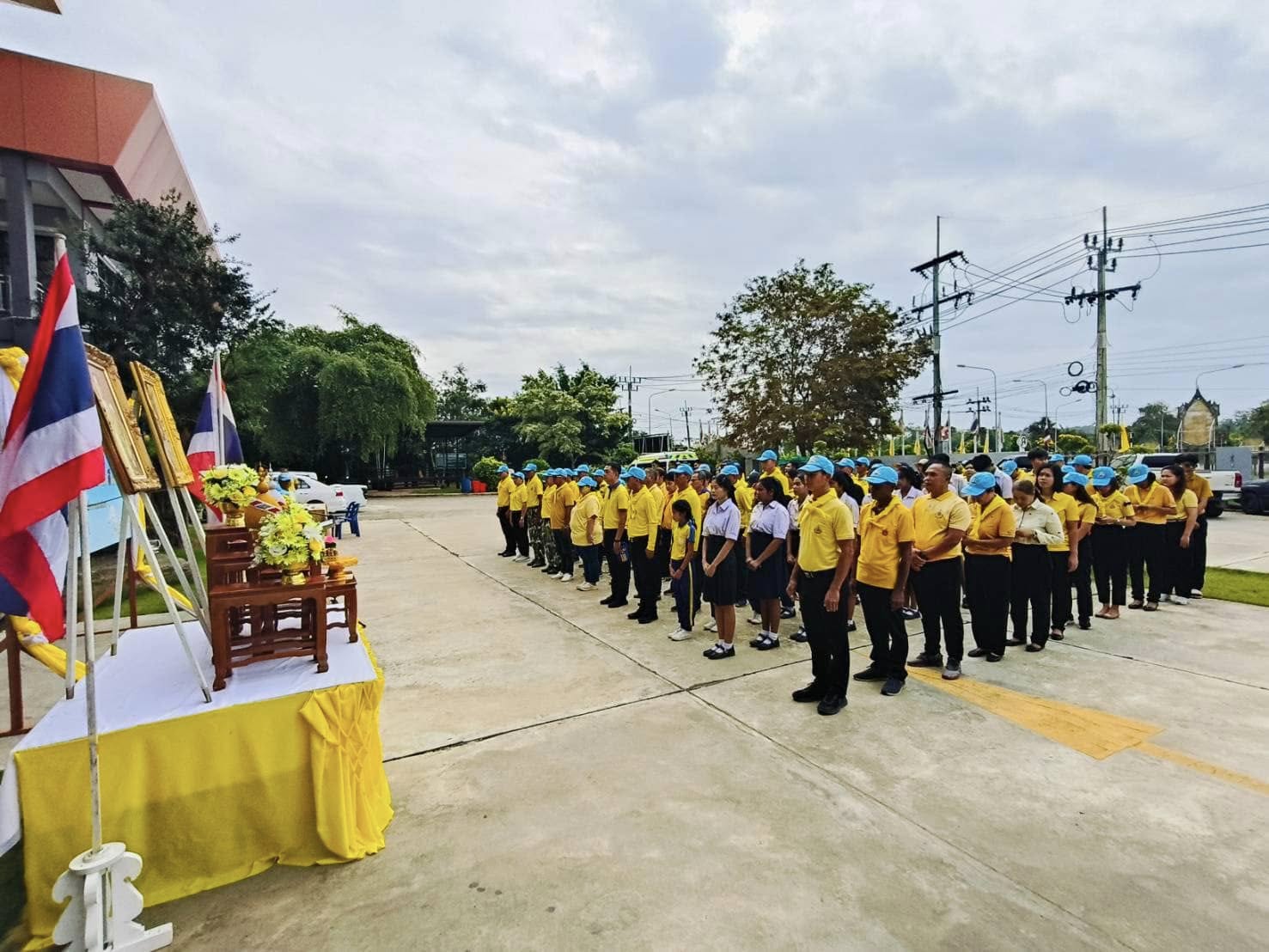 ศูนย์ป้องกันและปราบปรามประมงน้ำจืดสุราษฎร์ธานี ร่วมกิจกรรมโครงการจิตอาสาบำเพ็ญสาธารณประโยชน์ เนื่องในวันคล้ายวันพระบรมราชสมภพพระบาทสมเด็จพระบรมชนกาธิเบศร มหาภูมิพลอดุลยเดชมหาราช บรมนาถบพิตร วันชาติและวันพ่อแห่งชาติ 5 ธันวาคม..คลิก