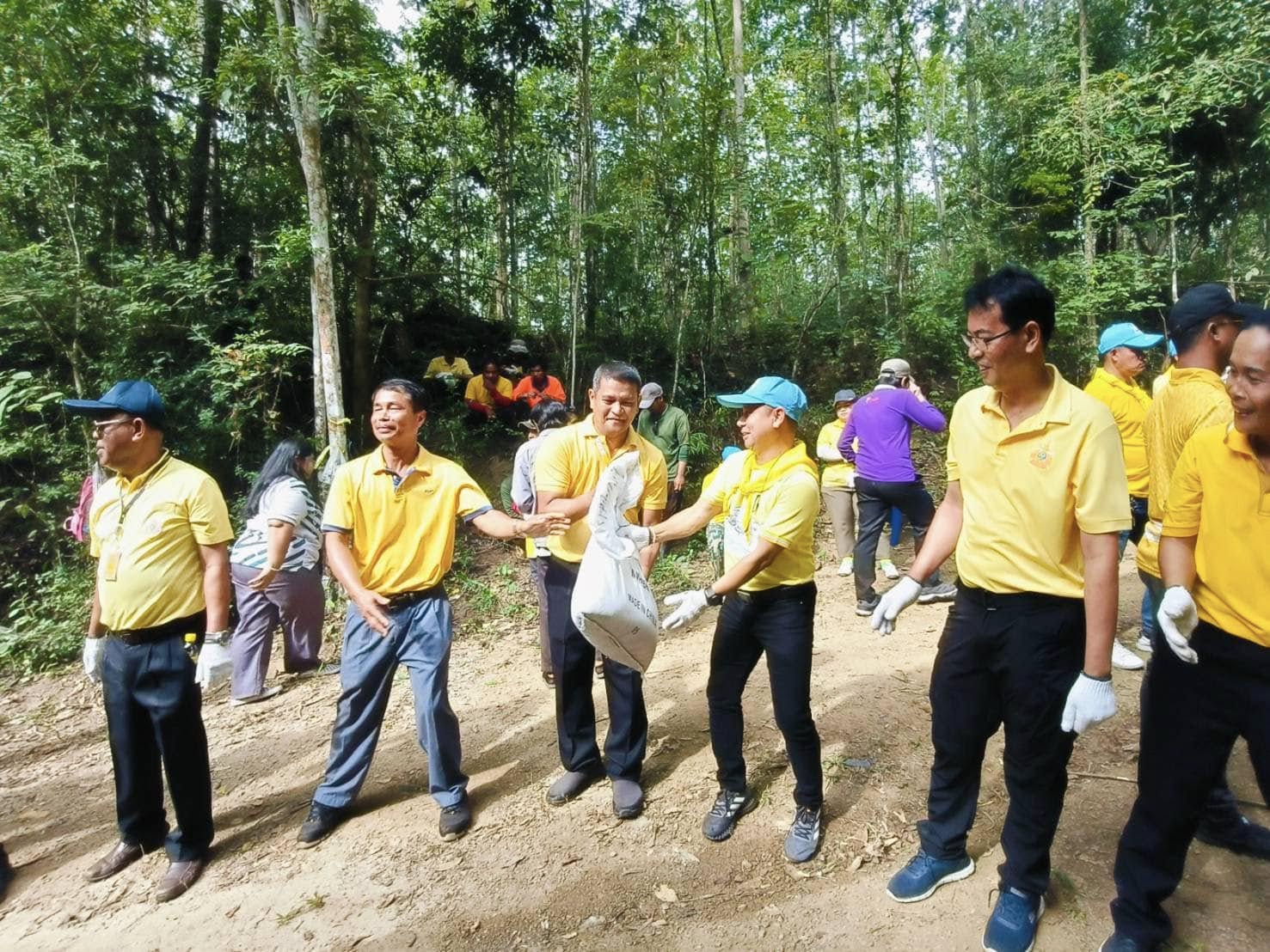 ศูนย์ป้องกันและปราบปรามประมงน้ำจืดสุราษฎร์ธานี ร่วมกิจกรรมปล่อยพันธุ์สัตว์น้ำ และกิจกรรมทำฝายชะลอน้ำ..คลิก