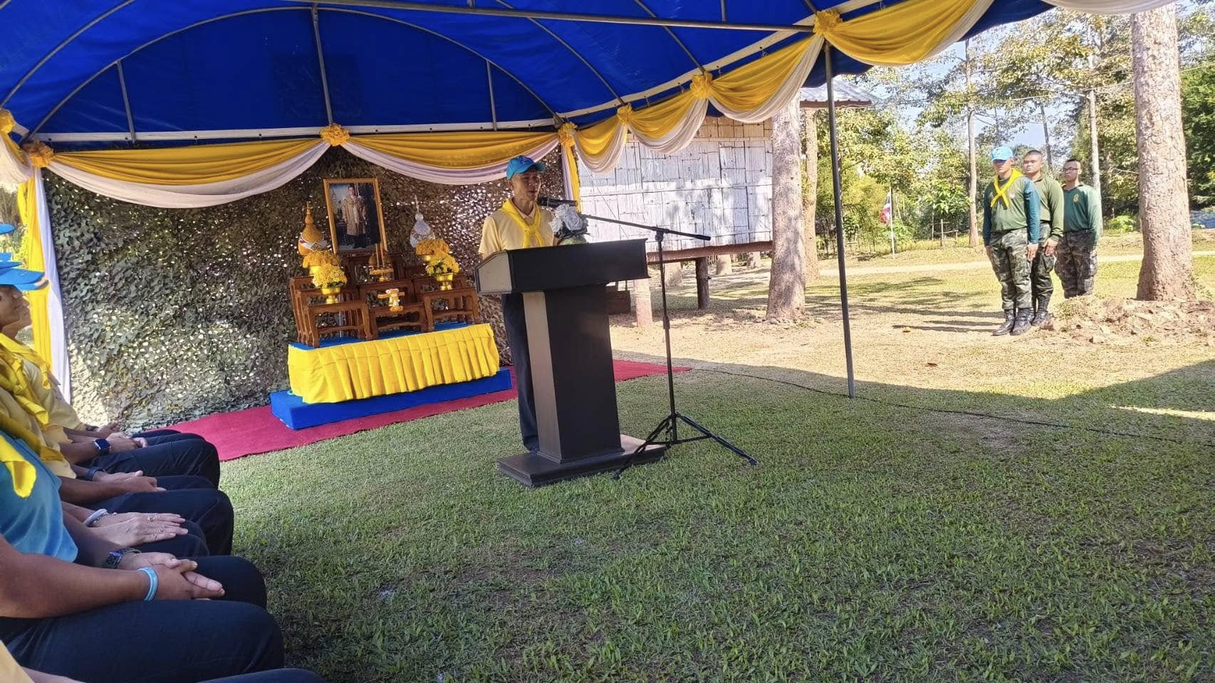 ร่วมกิจกรรมเกี่ยวข้าวตามโครงการ 