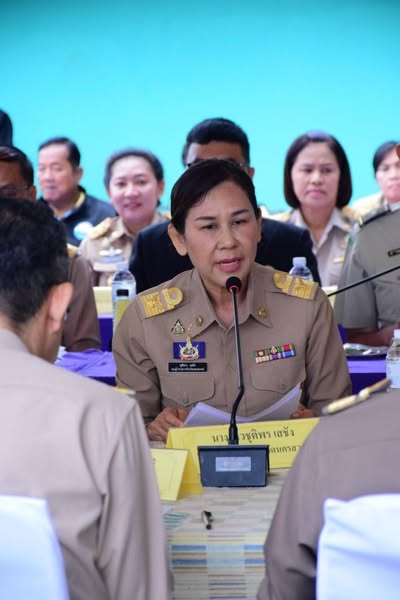 พลอากาศเอก สถิตย์พงษ์ สุขวิมล ราชเลขานุการในพระองค์ พระบาทสมเด็จพระเจ้าอยู่หัว พร้อมด้วยนายอนุทิน ชาญวีรกูล รมว.มหาดไทย และคณะฯ เดินทางลงพื้นที่ตรวจติดตามการพัฒนาบึงบอระเพ็ด..คลิก