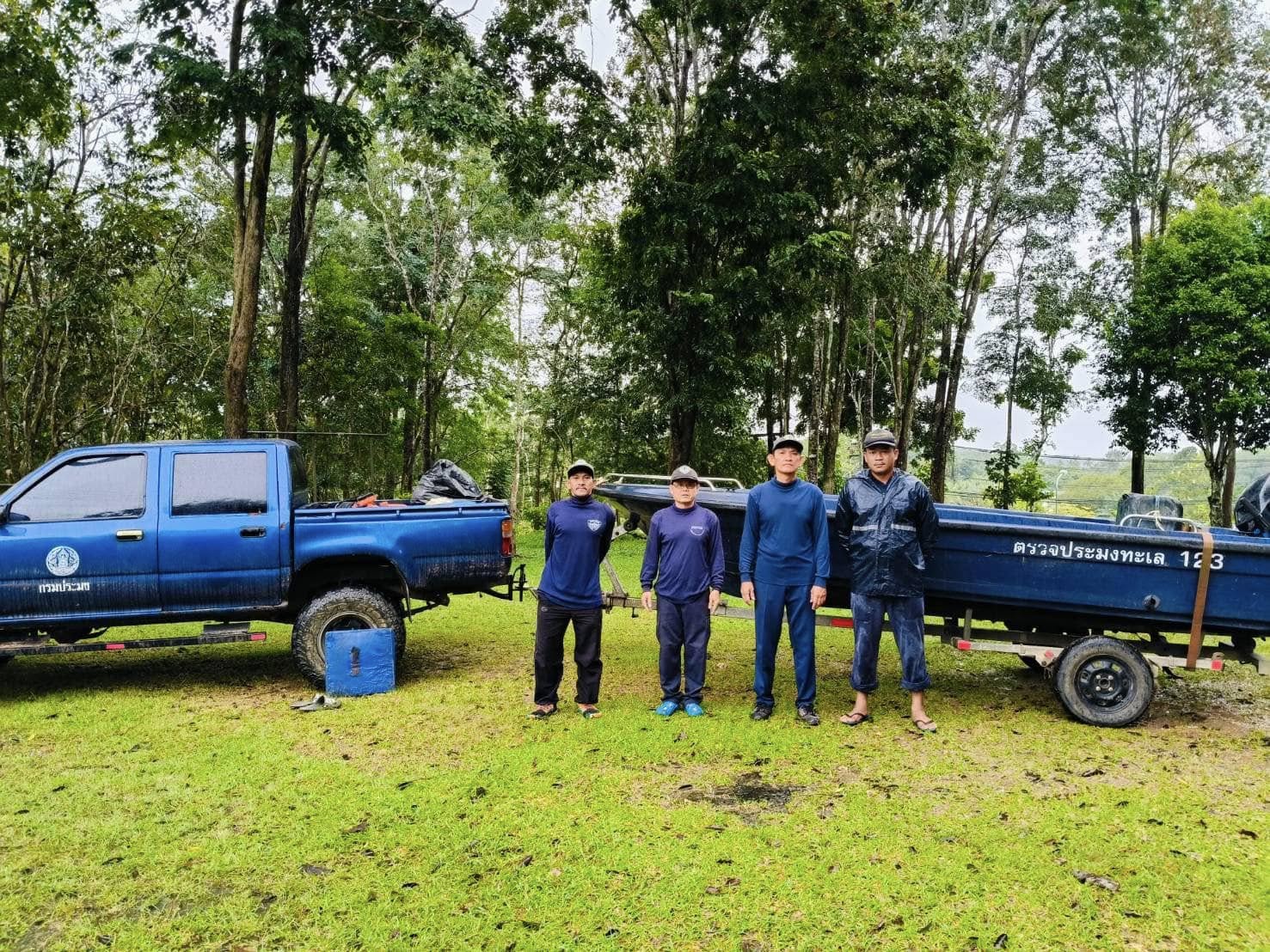 ศูนย์ป้องกันและปราบปรามประมงน้ำจืดสุราษฎร์ธานีออกปฏิบัติงานภารกิจช่วยเหลืออุทกภัยในพื้นที่จังหวัดสุราษฎร์ธานี..คลิก