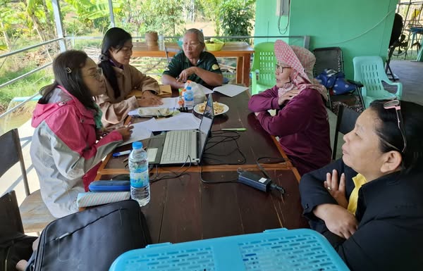ลงพื้นที่ร่วมสังเกตการณ์ การตรวจประเมินฟาร์มผู้เพาะเลี้ยงสัตว์น้ำของคณะผู้ตรวจประเมินเพื่อรับรองมาตรฐานสินค้าเกษตร มกษ. 9000-2552..คลิก