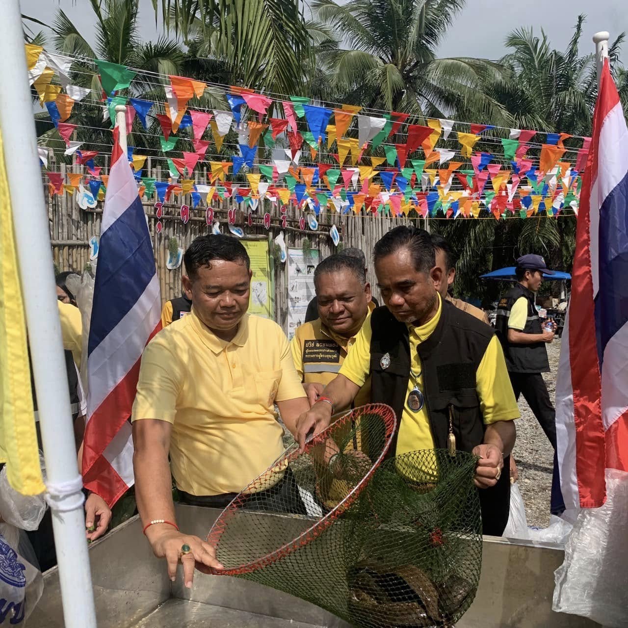 ศูนย์ป้องกันและปราบปรามประมงน้ำจืดสุราษฎร์ธานี เข้าร่วมพิธีปล่อยพันธุ์สัตว์น้ำ (ปลาดุกลำพันคืนถิ่นพรุควนเคร็ง) เนื่องในวันจัดตั้งศูนย์เครือข่ายอนุรักษ์ปลาดุกลำพันคืนถิ่น “พรุควนเคร็ง” และเฝ้าระวังการทำผิดกฎหมาย..คลิก