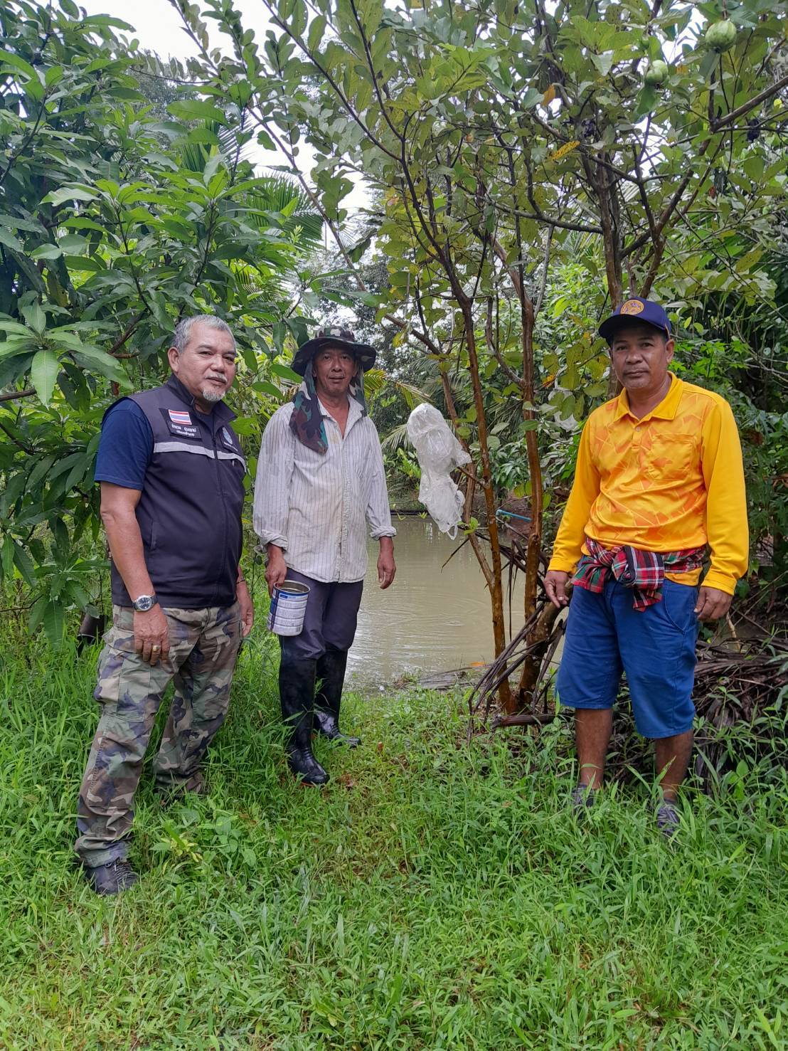 ประมงอำเภอเมืองพัทลุง ลงพื้นที่ตรวจสอบ บ่อเลี้ยงปลา กระชังปลา  ที่ประสบภัยพิบัติอุทกภัย  พื้นที่ตำบลท่าแค ตำบลนาโหนด..คลิก