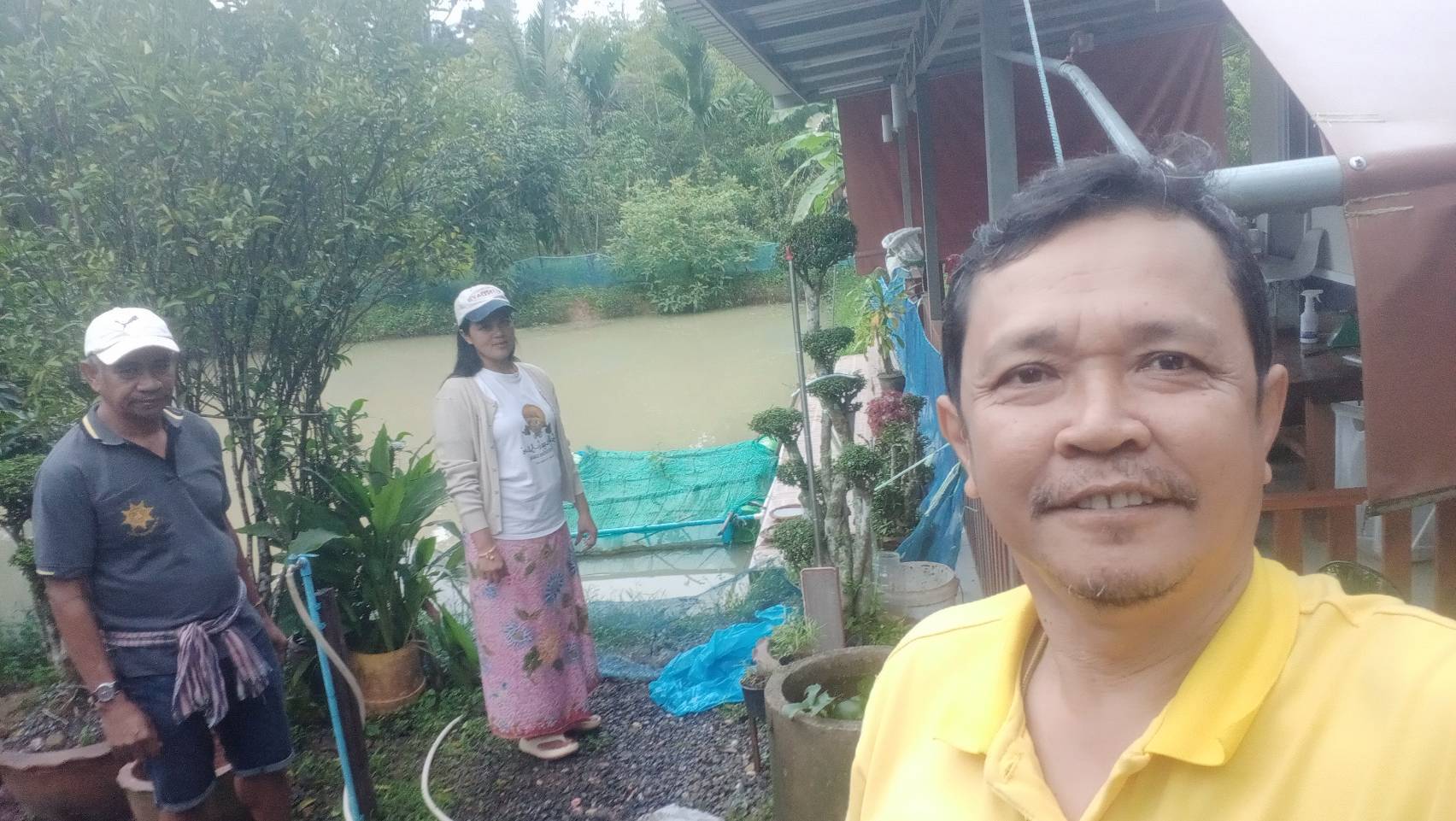 ประมงอำเภอเขาชัยสน ร่วมกับผู้ใหญ่บ้าน ผู้ช่วยผู้ใหญ่บ้าน ตรวจสอบความเสียหายเกษตรกรผู้ประสบอุทกภัยด้านประมง  พื้นที่ตำบลโคกม่วง อำเภอเขาชัยสน จังหวัดพัทลุง..คลิก