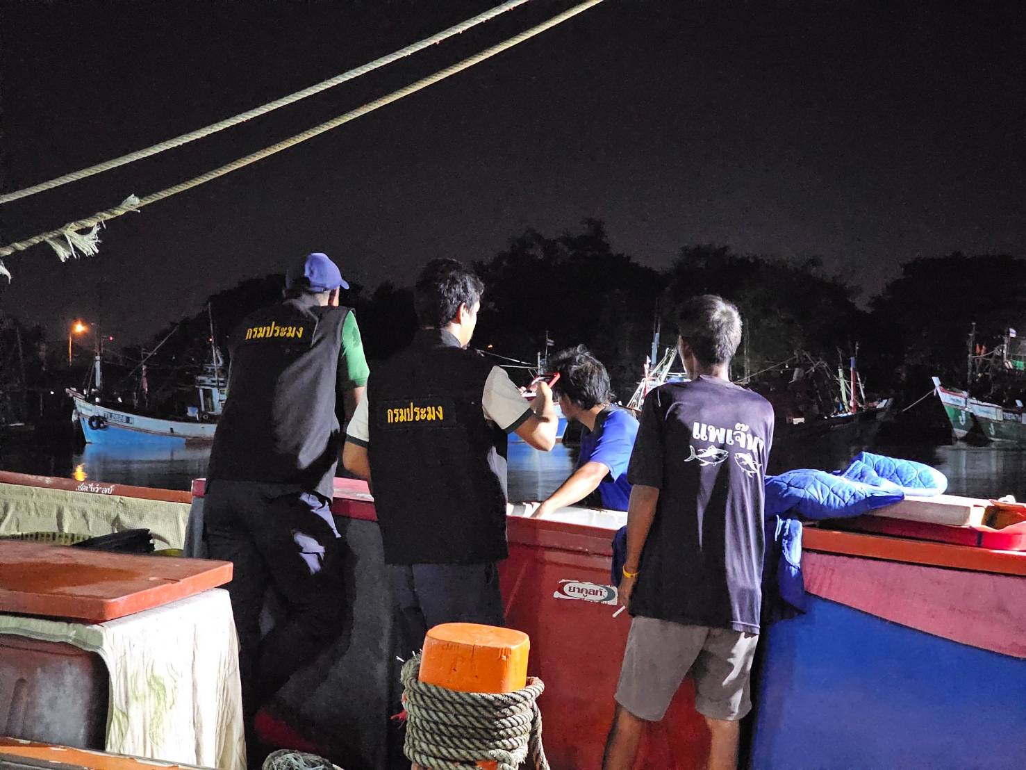    เมื่อวันที่ 16-20 ธันวาคม พ.ศ. 2567 เจ้าหน้าที่ศูนย์วิจัยและพัฒนาประมงทะเลสงขลา ได้ดำเนินการสุ่มตรวจประเมินเรือประมงที่ได้รับการรับรองมาตรฐานด้านสุขอนามัยในเรือประมง ในเขตพื้นที่อำเภอเมือง จังหวัดปัตตานี เพื่อให้มั่นใจว่าเรือประมงยังคงรักษาไว้ ซึ่งมาตรฐานที่กำหนดให้กับเรือประมงพาณิชย์ จำนวน 19 ลำ..คลิก