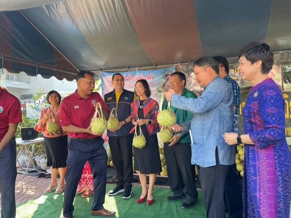พิธีเปิดโครงการส่งความสุขปีใหม่มอบให้เกษตรกรในเขตปฏิรูปที่ดินประจำปี พ.ศ 2568..คลิก
