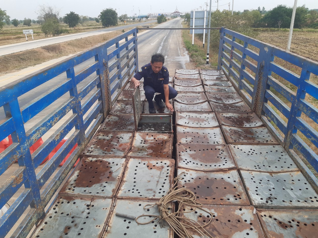 ตรวจสินค้าประมงที่นำเข้า ส่งออก ทางจุดผ่านแดนถาวรบ้านหนองเอี่ยน