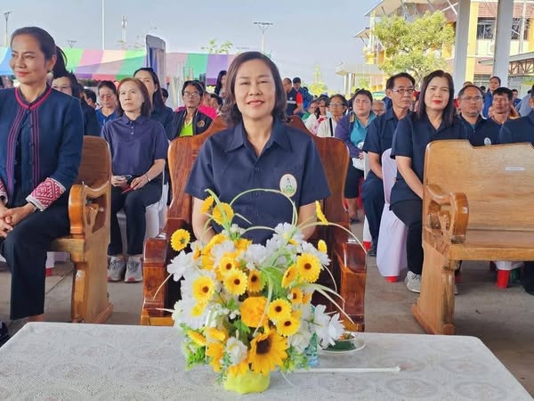 โครงการคลินิกเกษตรเคลื่อนที่ในพระราชานุเคราะห์ สมเด็จพระบรมโอรสาธิราชฯ สยามมกุฎราชกุมาร เนื่องในวโรกาสอันเป็นมิ่งมหามงคลที่สมเด็จพระเจ้าอยู่หัวมหาวชิราลงกรณบดินทรเทพยวรางกูร..คลิก