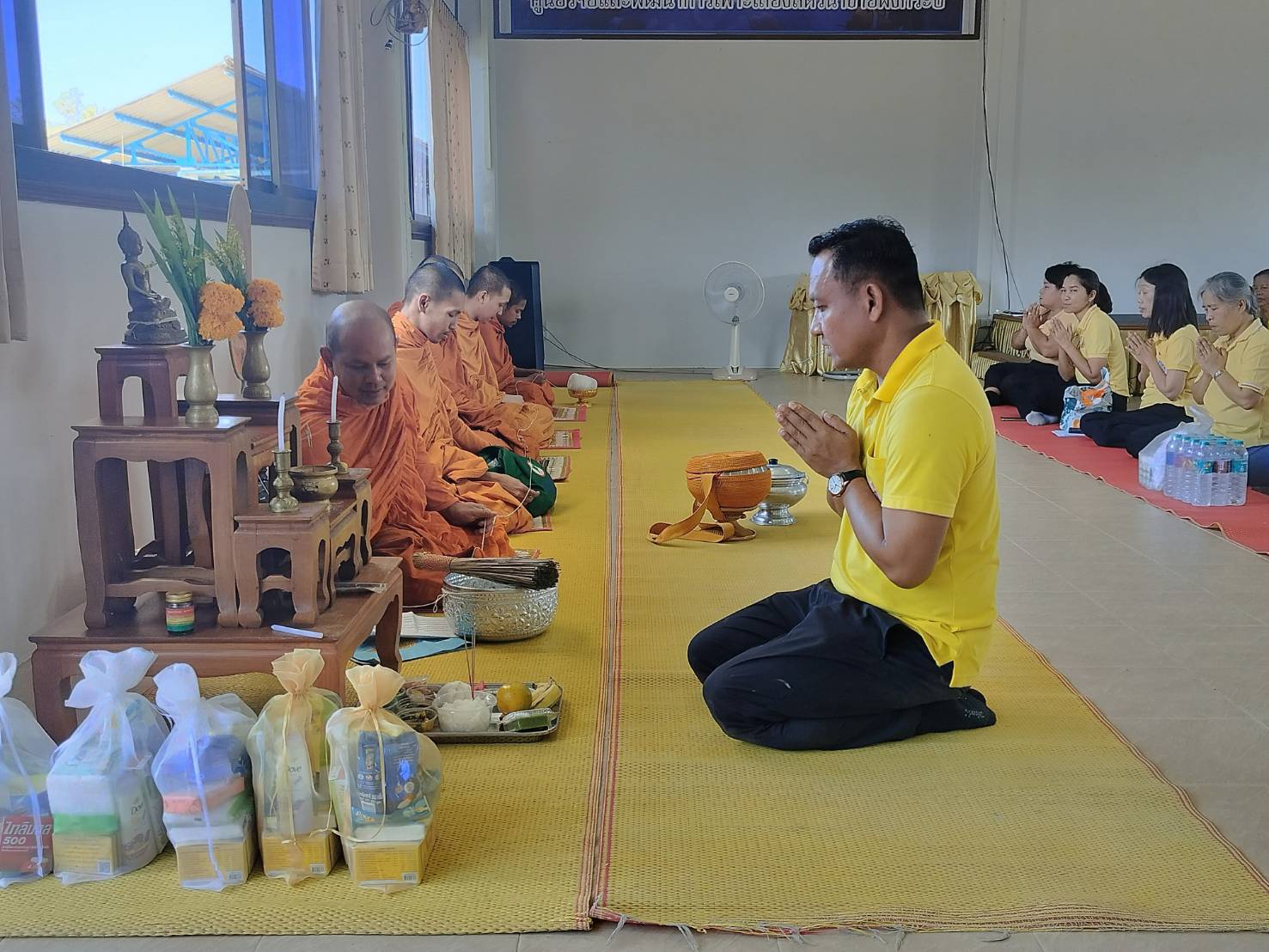 ร่วมจัดกิจกรรมวันปีใหม่ 2568  และร่วมเก็บขยะบริเวณชายหาด และถนนสาธารณะ..คลิก