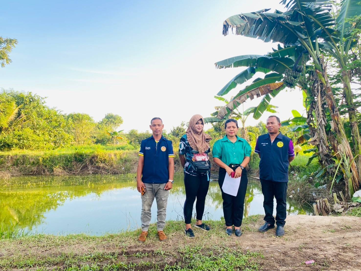 ประมงอำเภอบางแก้ว ร่วมกับผู้ใหญ่บ้าน ผู้ช่วยผู้ใหญ่บ้าน  ตรวจสอบความเสียหายเกษตรกรผู้ประสบอุทกภัยด้านประมง  พื้นที่อำเภอบางแก้ว จังหวัดพัทลุง..คลิก