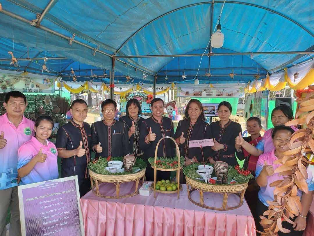 ร่วมเป็นคณะกรรมการประกวดแข่งขันประกอบอาหารเมนู ปลาดุกเผา สะเดาหวาน..คลิก