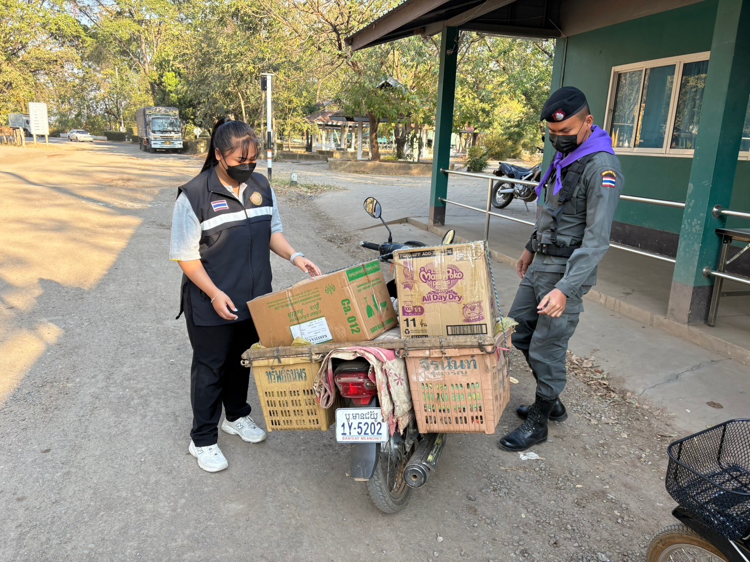 ตรวจสินค้าประมงที่นำเข้า ส่งออก ทางจุดผ่านแดนตาพระยา