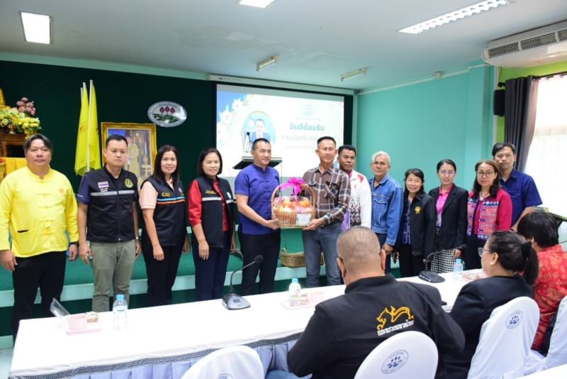 สำนักงานประมงจังหวัดนครสวรรค์ ร่วมมอบปัจจัยการผลิตโครงการผลิตพืชพันธุ์ดีเพื่อช่วยเหลือเกษตรกรผู้ประสบภัยพิบัติ..คลิก