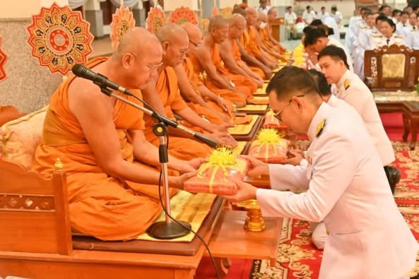 ประมงอำเภอเก้าเลี้ยว ร่วมกิจกรรมเฉลิมพระเกียรติพระบาทสมเด็จพระเจ้าอยู่หัว เนื่องในโอกาสพระราชพิธีสมมงคลพระชนมายุเท่าพระบาทสมเด็จพระพุทธยอดฟ้าจุฬาโลกมหาราช ฯ..คลิก
