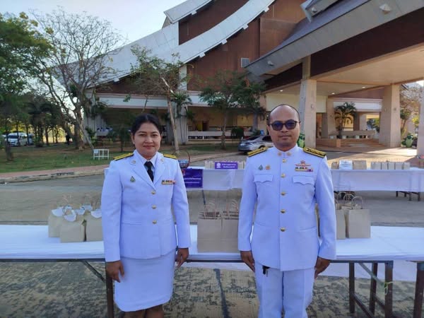 พิธีสวดพระพุทธมนต์และทำบุญตักบาตรถวายพระราชกุศล กิจกรรมวันรัฐพิธีถวายราชสักการะ 