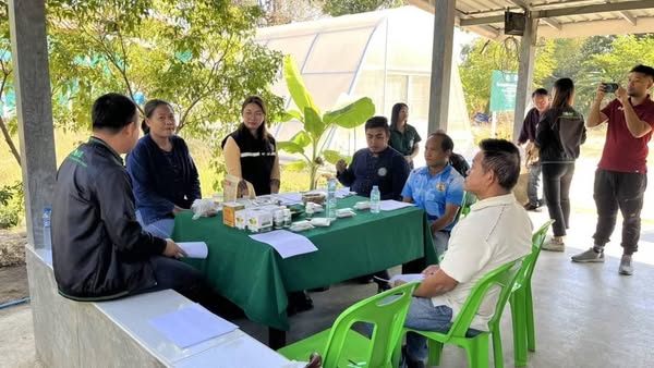 ประชุมดำเนินงานโครงการขับเคลื่อนการเกษตรระดับหมู่บ้านสู่การผลิตสินค้าเกษตรมูลค่าสูงระดับอำเภอครั้งที่ 1/ 2568 ประจำปีงบประมาณ พ.ศ. 2568..คลิก