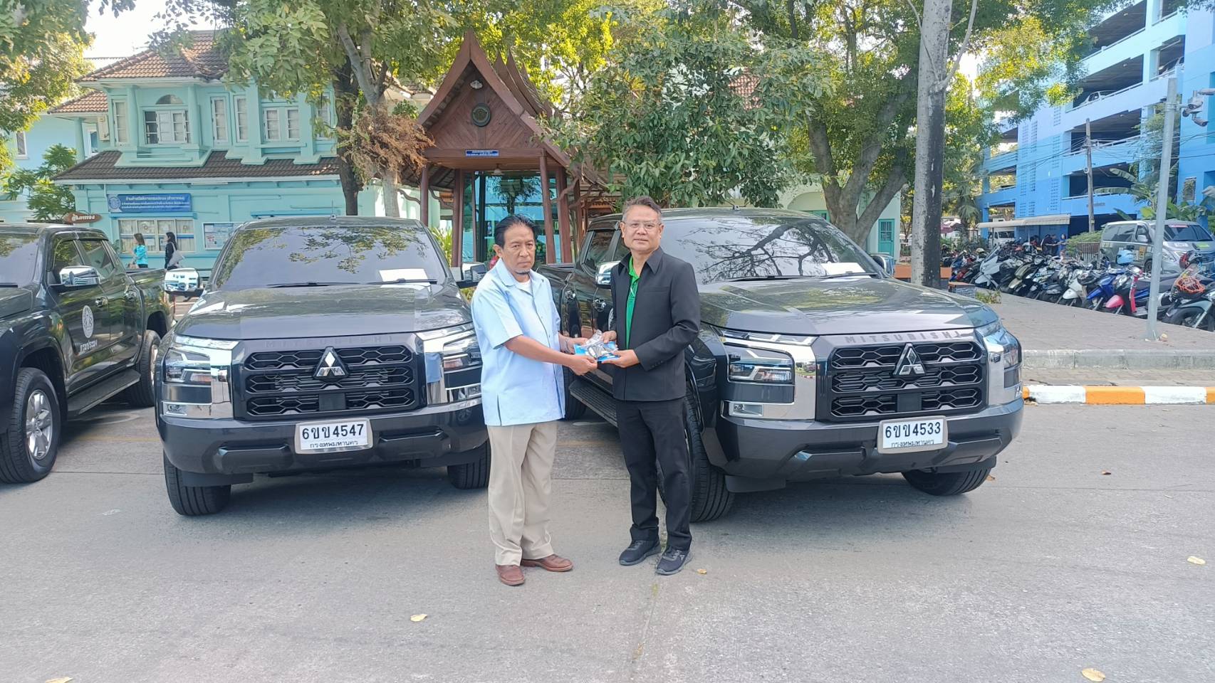 การรับมอบรถยนต์ราชการ เพื่อใช้ในการปฏิบัติงานราชการ..คลิก