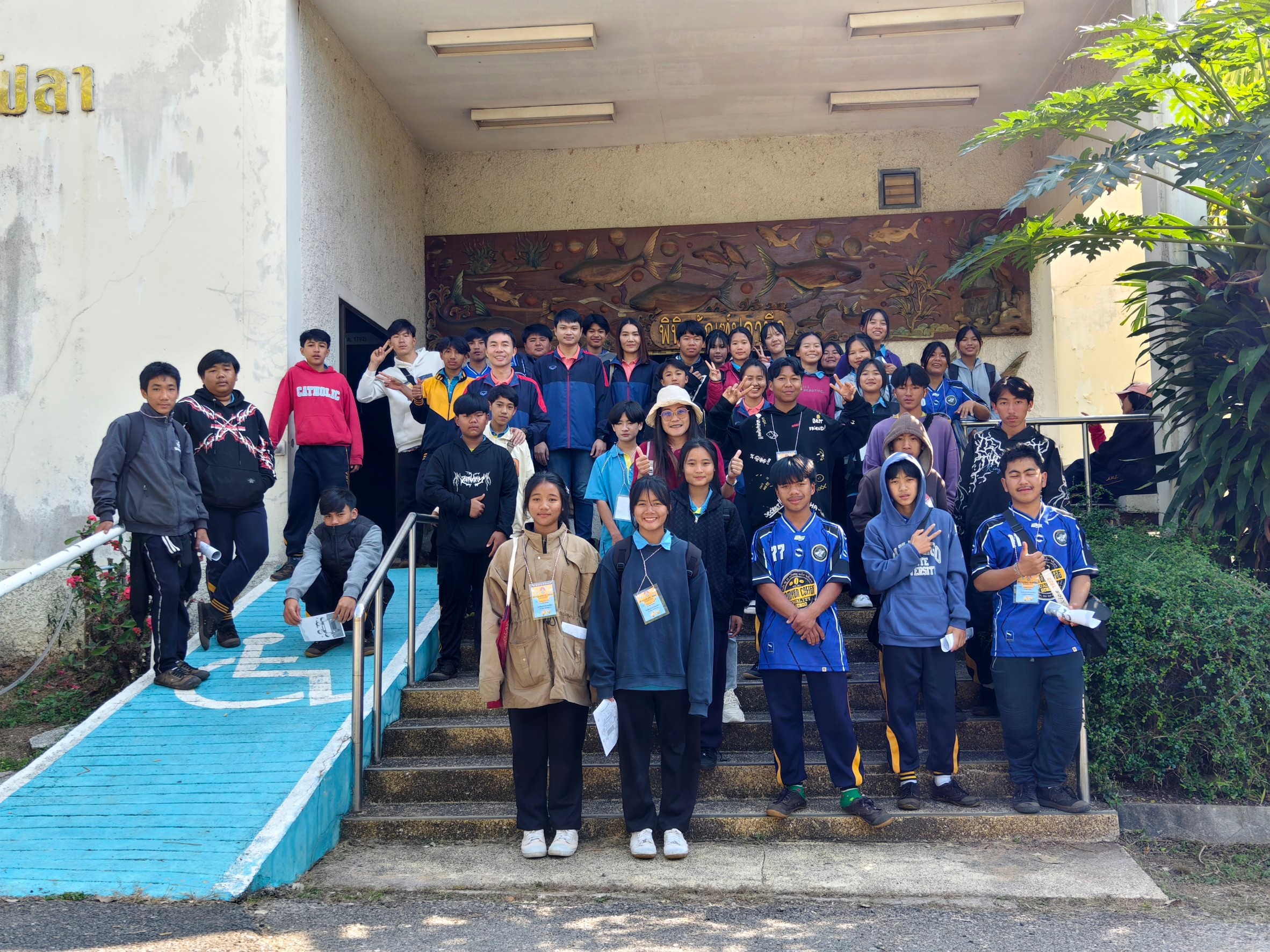 ศูนย์วิจัยและพัฒนาประมงน้ำจืดพะเยา ต้อนรับโรงเรียนบ้านแม่เลี่ยม เข้าศึกษาแหล่งเรียนรู้ พระตำหนักสมเด็จพระศรีนครินทราบรมราชชนนี สถานแสดงพันธุ์สัตว์น้ำพะเยา (พิพิธภัณฑ์ปลาบึก)..คลิก