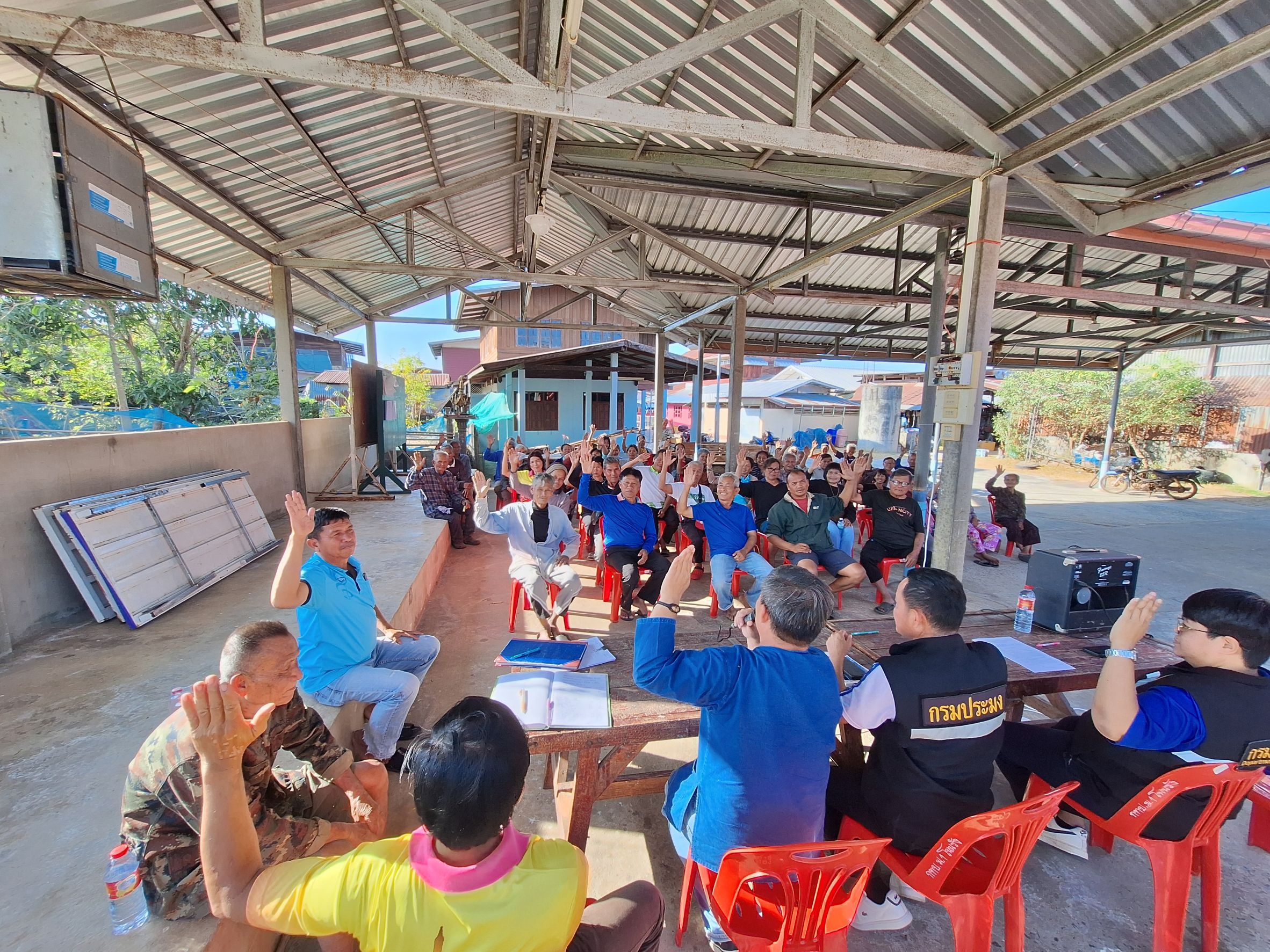 ประมงอุบลฯ ประชุมชี้แจงการดำเนินโครงการบริหารจัดการทรัพยากรประมง เพิ่มผลผลิตแหล่งน้ำชุมชนเพื่อสร้างรายได้ลดค่าครองชีพประชาชน..คลิก
