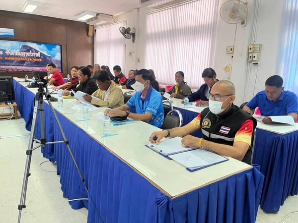 ประมงอำเภอโกรกพระ ร่วมประชุมเตรียมการรับมอบสิ่งของพระราชทานให้แก่ราษฎรที่ประสบภัยหนาวในท้องที่ อำเภอโกรกพระ ของมูลนิธิราชประชานุเคราะห์ ในพระบรมราชูปถัมภ์..คลิก