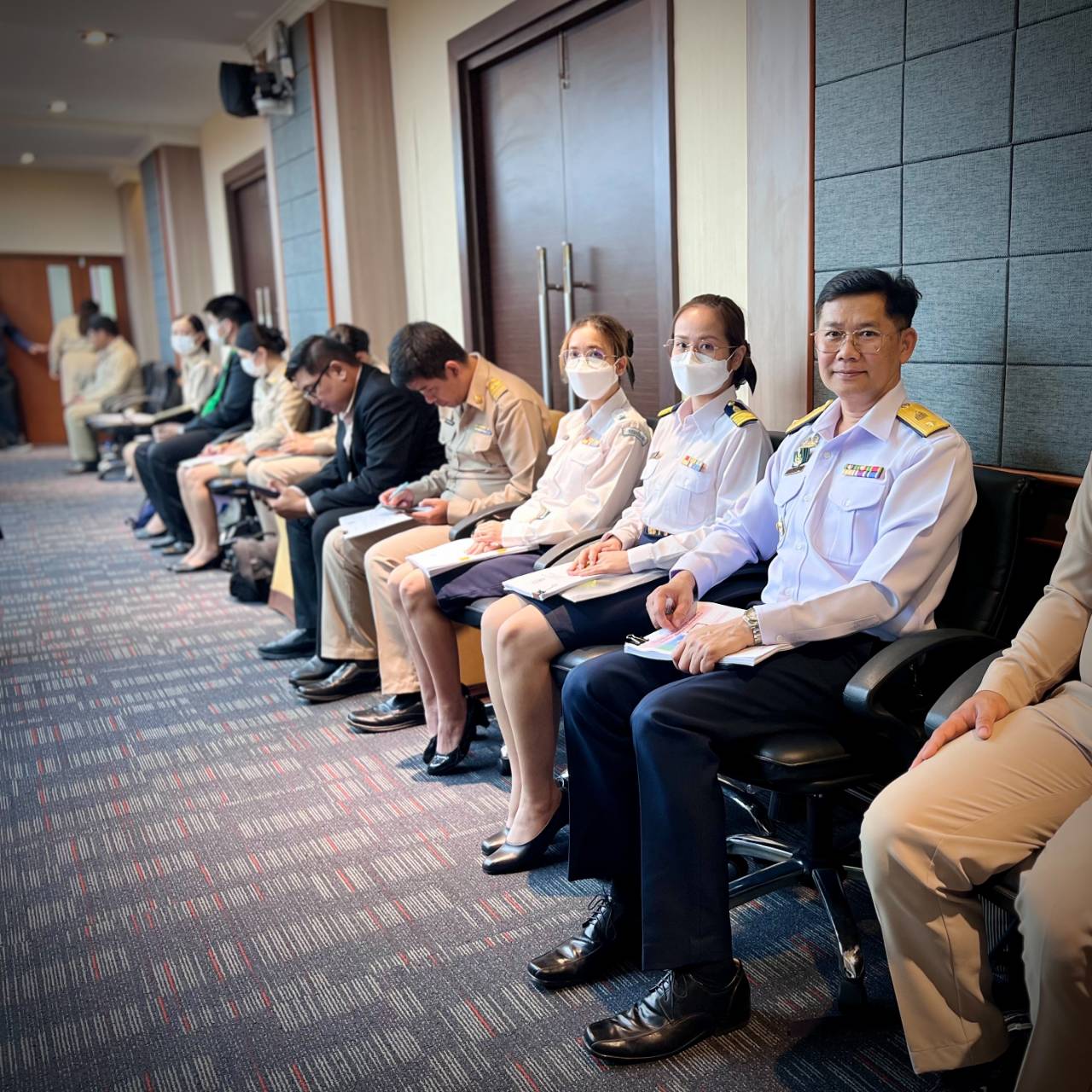 นายวชิระ กิติมศักดิ์ หัวหน้ากลุ่มโครงการอันเนื่องมาจากพระราชดำริ เข้าร่วมประชุมคณะกรรมการโครงการเกษตรวิชญา ครั้งที่ 1/2568  โดยมีพลเอก กัมปนาถ รุดดิษฐ์ องคมนตรี เป็นประธาน