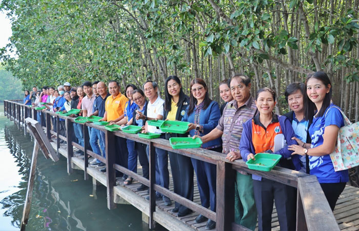 รองอธิบดีกรมประมง เป็นประธานเปิดการอบรมหลักสูตร แนวทางปฏิบัติด้านสุขอนามัยสำหรับโรงตัดแต่ง รวบรวม คัด การบรรจุสาหร่ายทะเลและการอบรมหลักสูตร อบรมเกษตรกรเพื่อเข้าสู่มาตรฐานเพาะเลี้ยงสาหร่ายทะเล..คลิก
