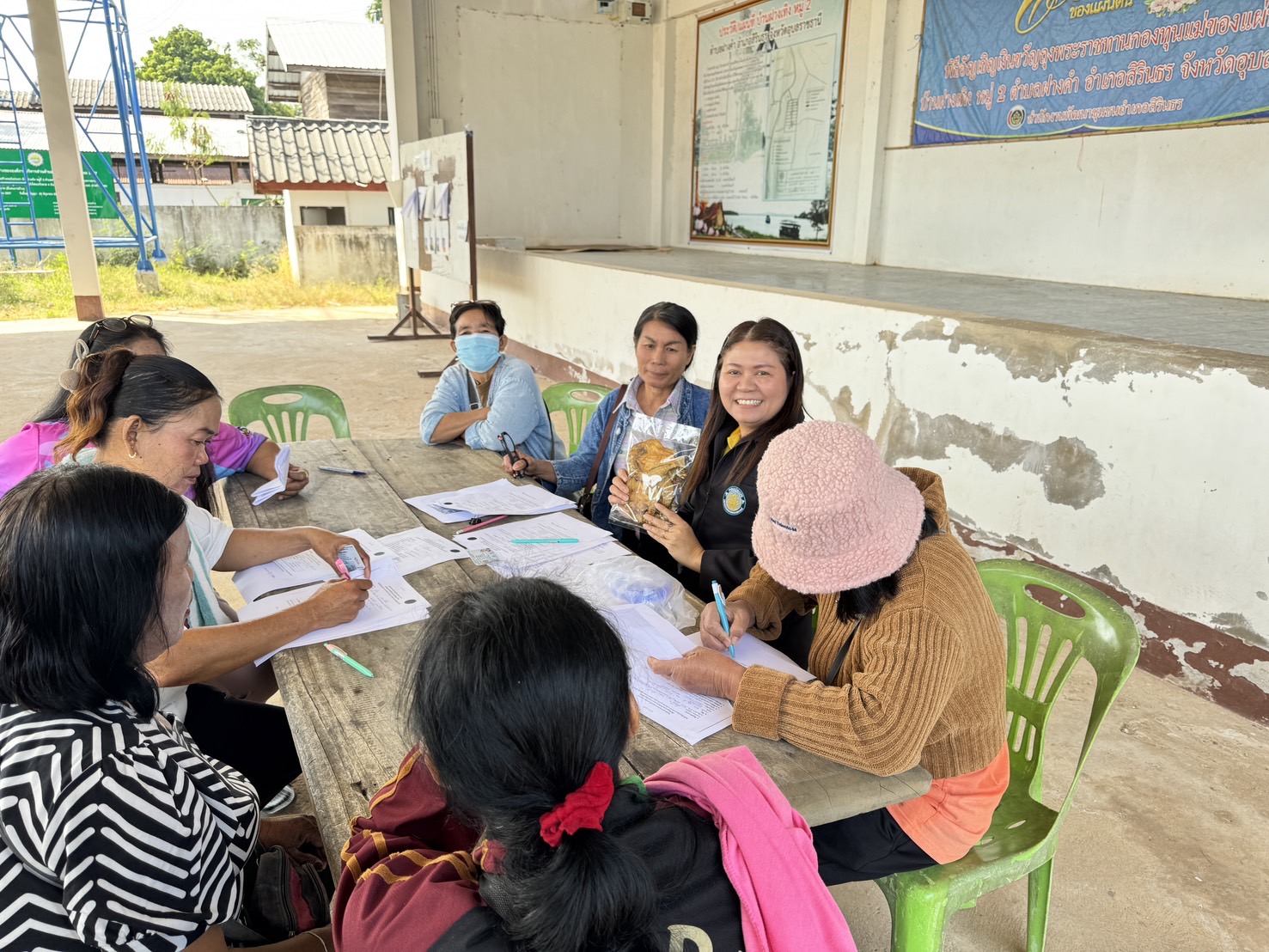 ประมงอำเภอสิรินธร ดำเนินงานโครงการส่งเสริมพัฒนาเกษตรกร สถาบันเกษตรกร และวิสาหกิจชุมชนเป็นผู้ประกอบการอย่างครบวงจร กิจกรรม การส่งเสริมและพัฒนาเกษตรกร เพื่อเพิ่มมูลค่าผลผลิตสินค้าประมงจากภูมิปัญญาท้องถิ่นในพื้นที่จังหวัดอุบลราชธานี งบพัฒนาจังหวัด ปี 2568..คลิก